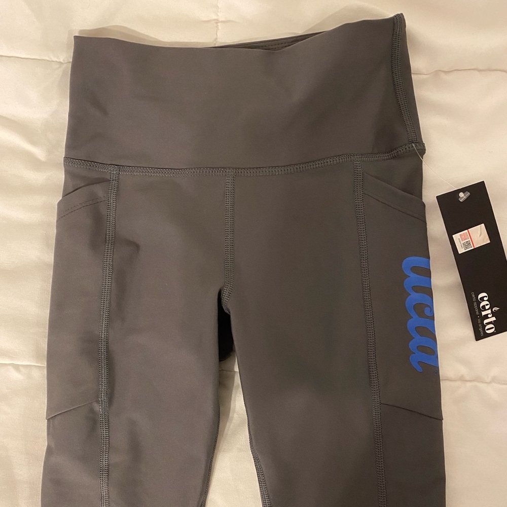 High-Waist Gray Leggings with Side Pocket and Blue Logo
